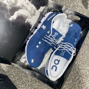 On Cloud Navy Size 9